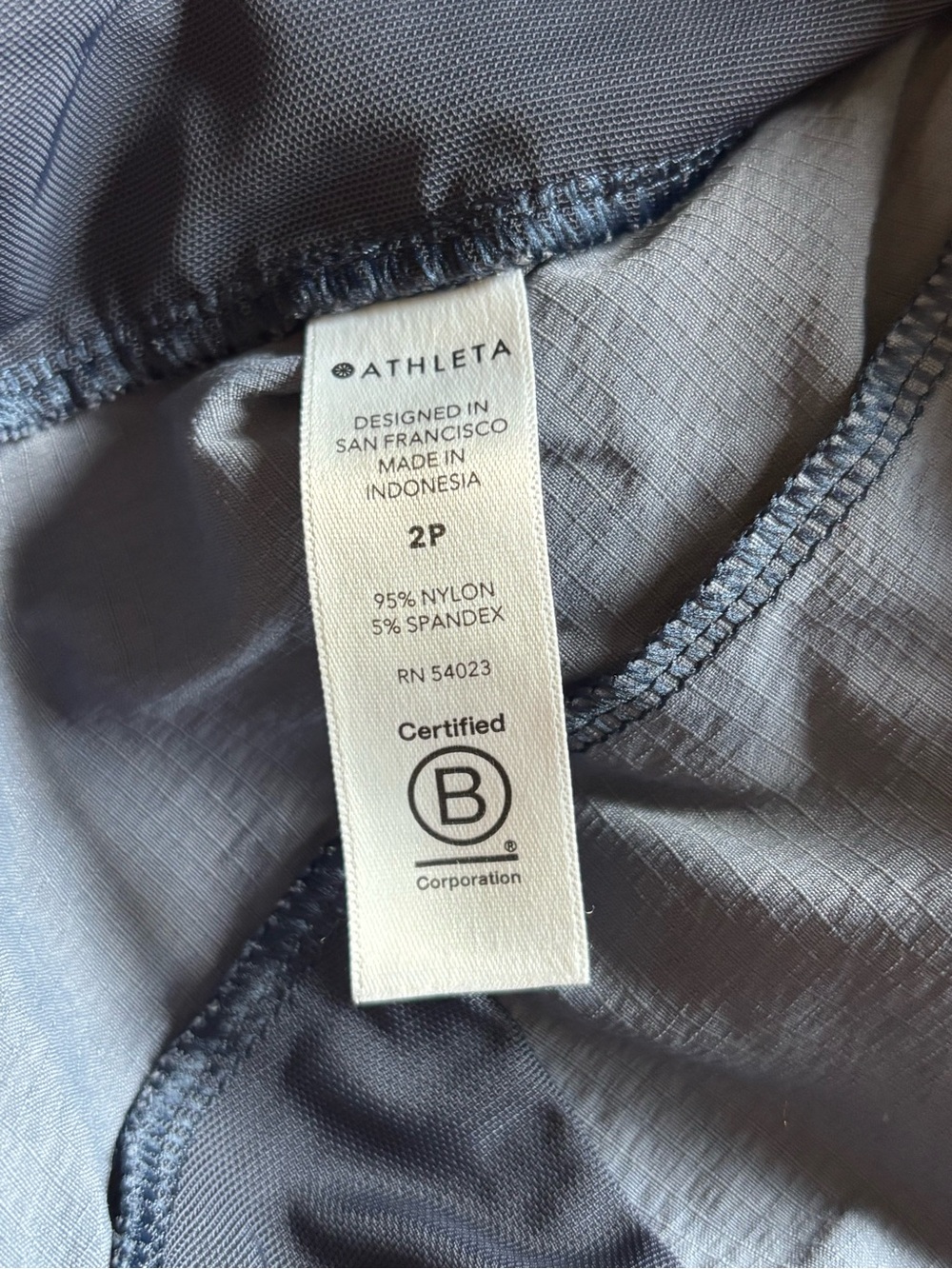 Athleta Navy Trekkie North Printed Crop 23” Drawstring Joggers Size 2P - Picture 6 of 7